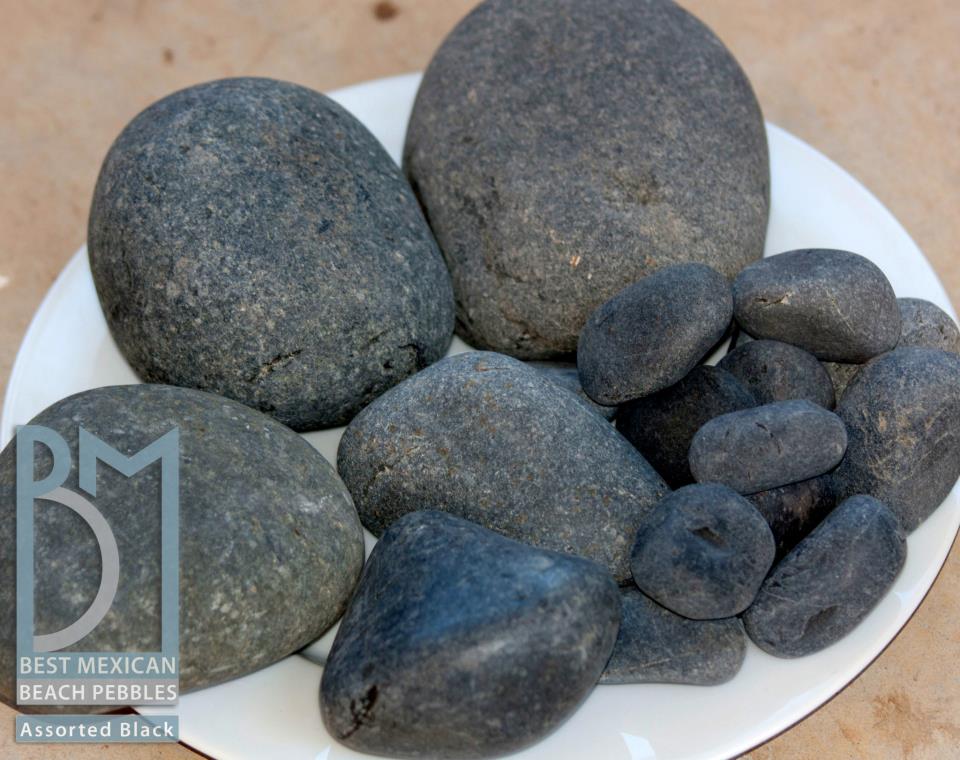 Beach pebbles in black, size 2-3" (pool pebble)